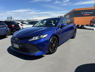 2019 Toyota Camry - Thumbnail