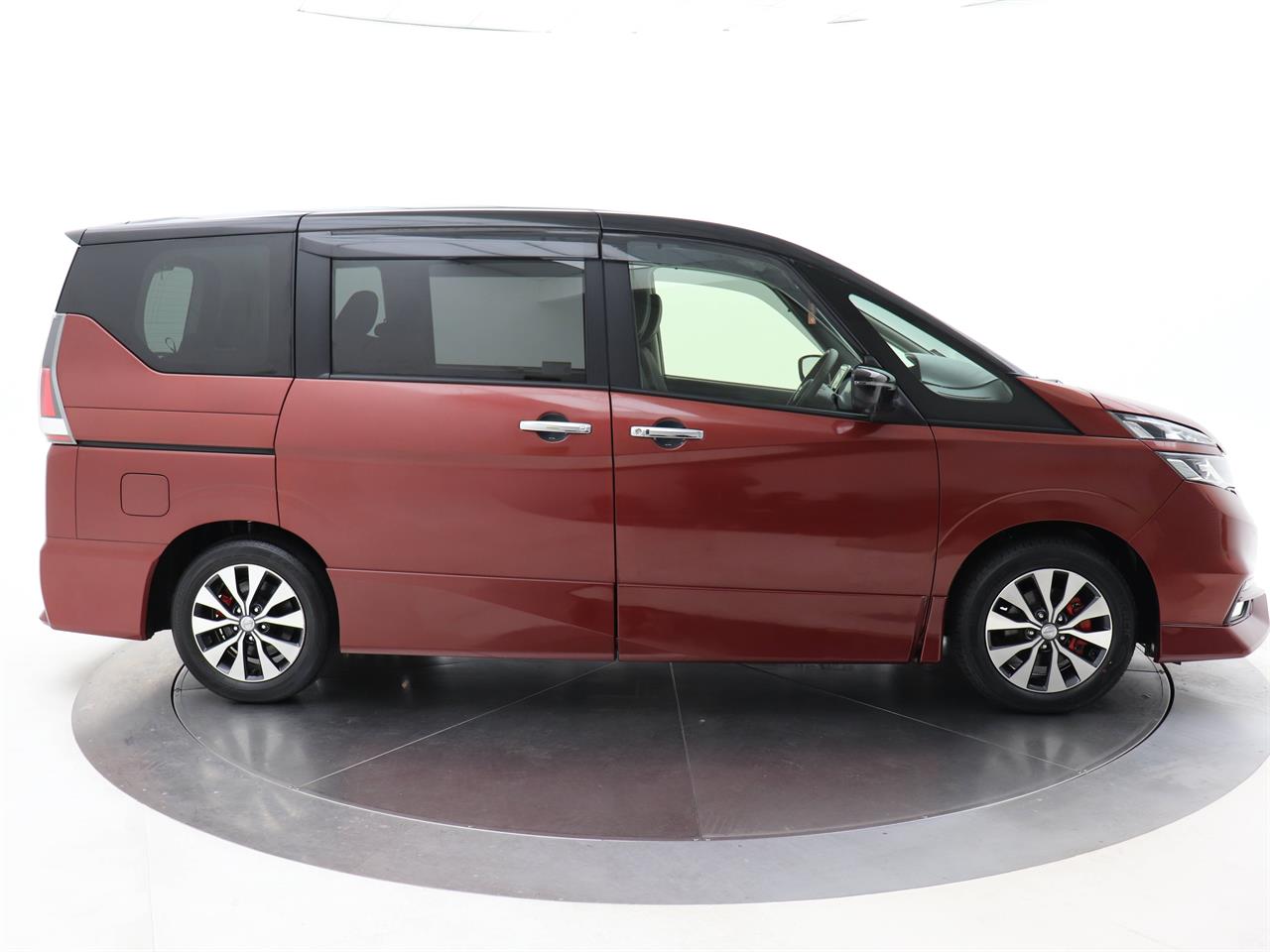 2017 Nissan Serena