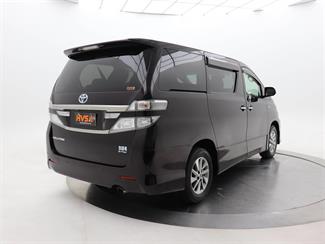 2013 Toyota Vellfire - Thumbnail