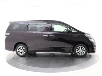 2013 Toyota Vellfire - Thumbnail