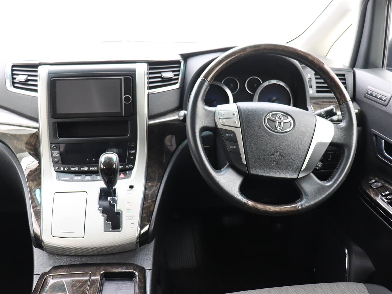 2013 Toyota Vellfire