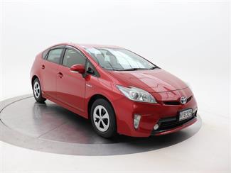 2015 Toyota Prius - Thumbnail