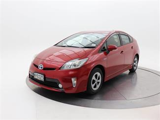 2015 Toyota Prius - Thumbnail