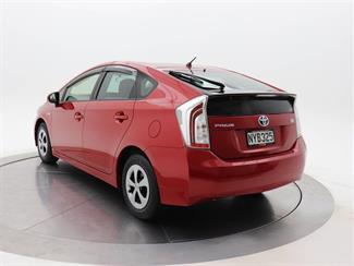 2015 Toyota Prius - Thumbnail