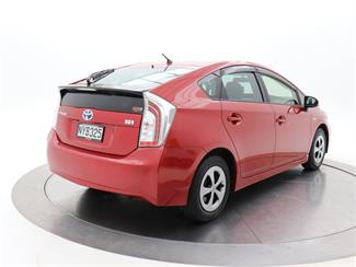 2015 Toyota Prius - Thumbnail