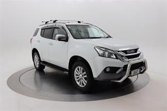 2015 Isuzu Mu-X - Thumbnail