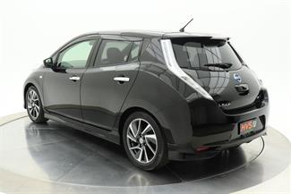 2017 Nissan Leaf - Thumbnail