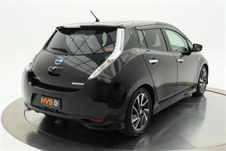 2017 Nissan Leaf - Thumbnail