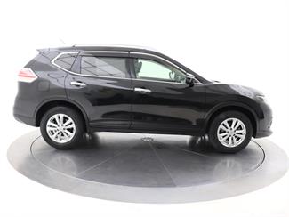 2015 Nissan X-Trail - Thumbnail