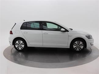 2018 Volkswagen e-Golf - Thumbnail