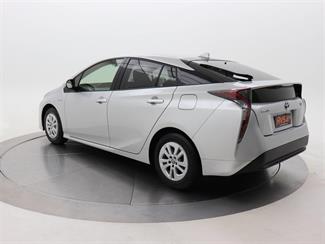 2017 Toyota Prius - Thumbnail