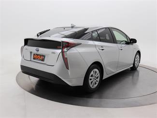 2017 Toyota Prius - Thumbnail