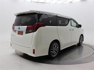 2015 Toyota Alphard - Thumbnail