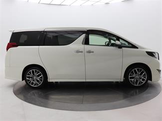 2015 Toyota Alphard - Thumbnail