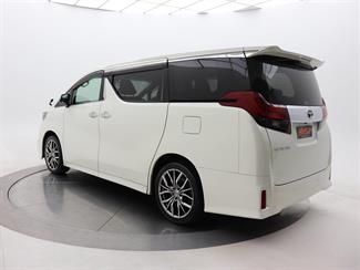 2015 Toyota Alphard - Thumbnail