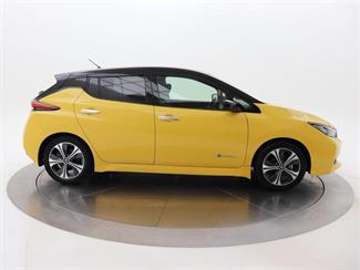 2019 Nissan Leaf - Thumbnail