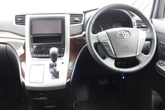 2012 Toyota Vellfire - Thumbnail