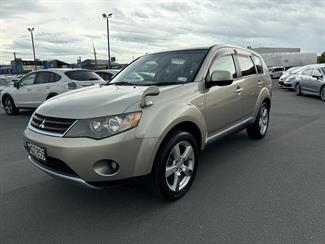 2006 Mitsubishi Outlander - Thumbnail