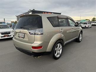 2006 Mitsubishi Outlander - Thumbnail