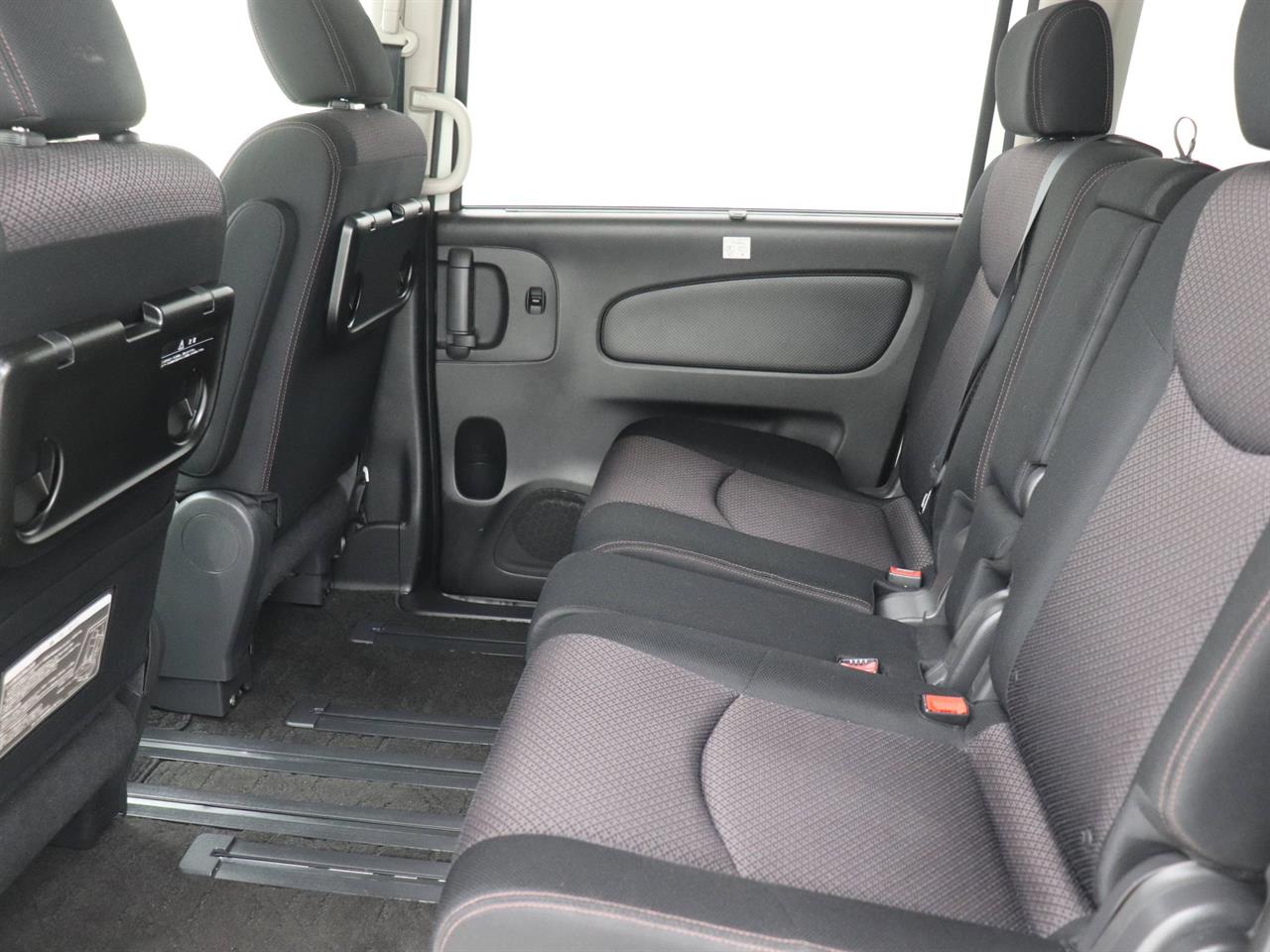 2012 Nissan Serena