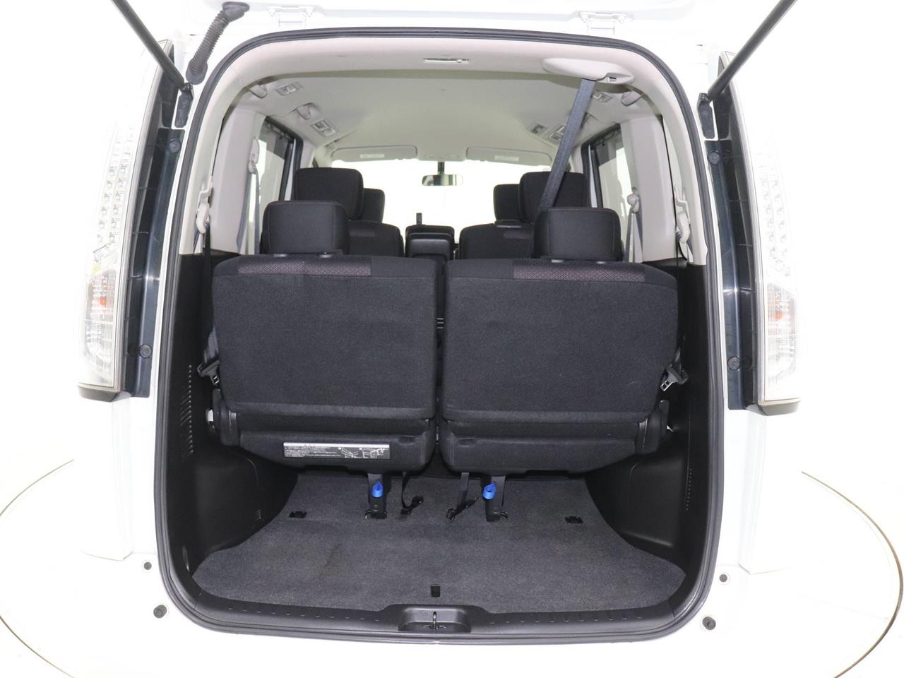 2012 Nissan Serena