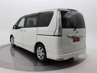 2012 Nissan Serena - Thumbnail