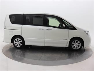 2012 Nissan Serena - Thumbnail