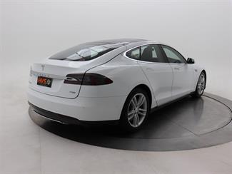 2015 Tesla Model S - Thumbnail