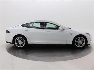 2015 Tesla Model S - Thumbnail