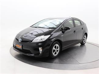 2014 Toyota Prius - Thumbnail