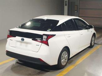 2020 Toyota Prius - Thumbnail