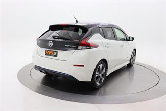 2018 Nissan Leaf - Thumbnail