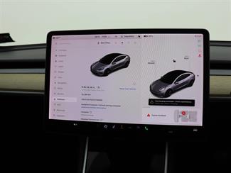 2020 Tesla Model 3 - Thumbnail