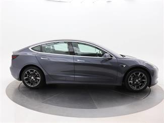 2020 Tesla Model 3 - Thumbnail