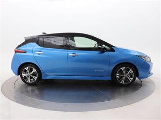 2020 Nissan Leaf - Thumbnail