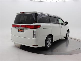 2015 Nissan Elgrand - Thumbnail