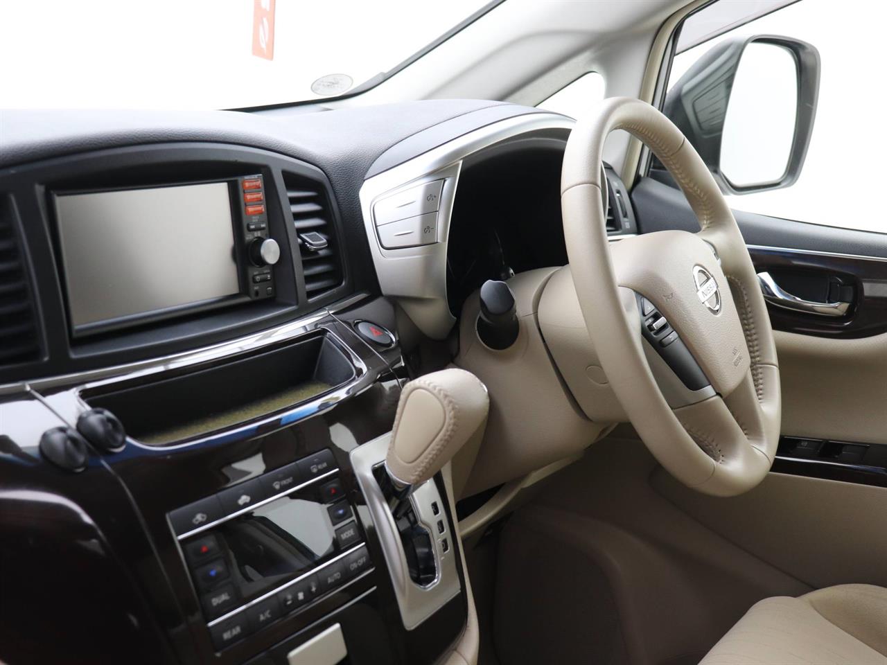 2015 Nissan Elgrand