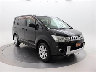 2009 Mitsubishi Delica - Thumbnail