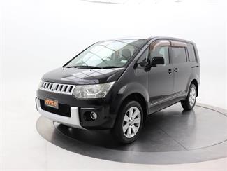 2009 Mitsubishi Delica - Thumbnail