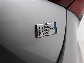 2019 Toyota Prius - Thumbnail