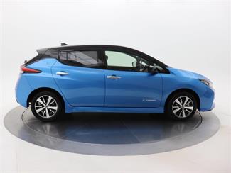 2020 Nissan Leaf - Thumbnail