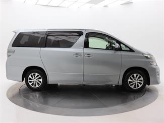 2012 Toyota Vellfire - Thumbnail