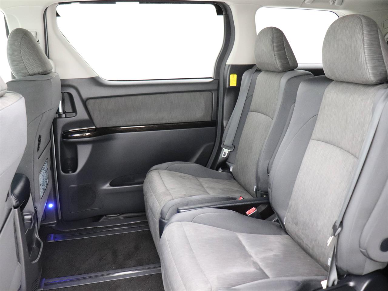 2012 Toyota Vellfire