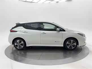 2020 Nissan Leaf - Thumbnail