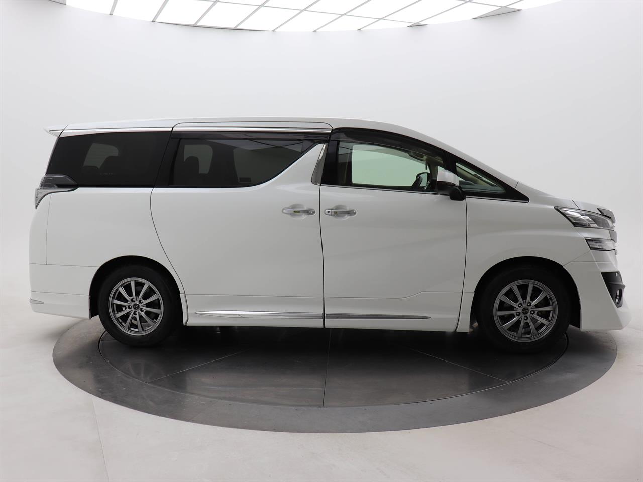 2015 Toyota Vellfire