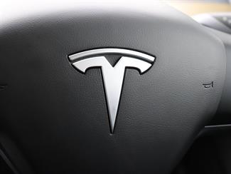 2019 Tesla Model 3 - Thumbnail