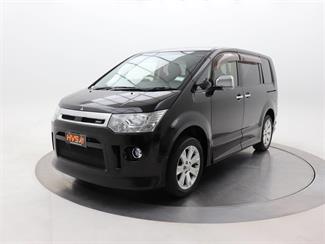 2015 Mitsubishi Delica - Thumbnail