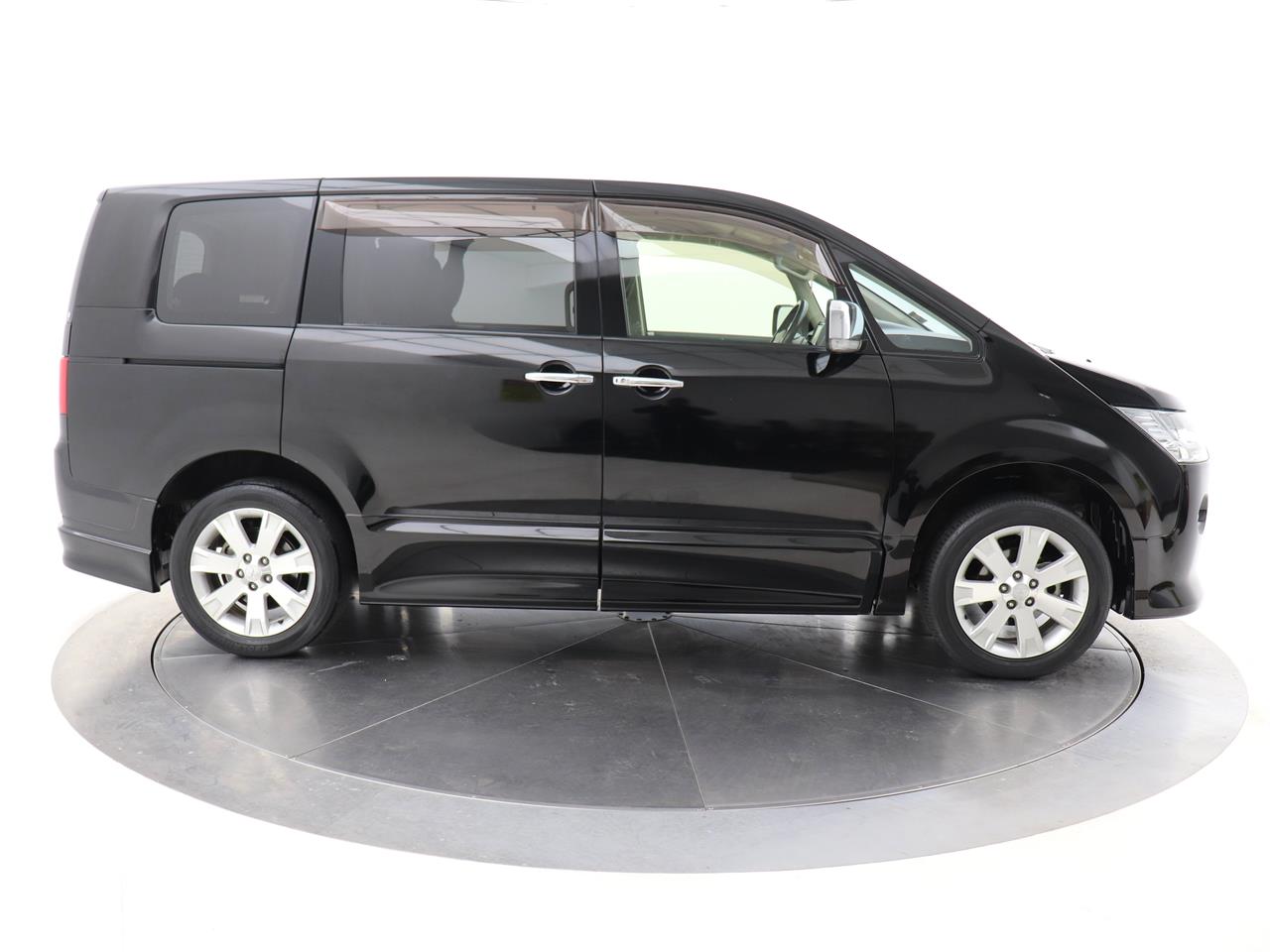 2015 Mitsubishi Delica