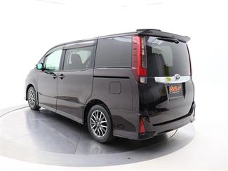 2014 Toyota Noah - Thumbnail