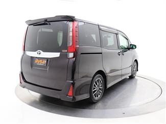 2014 Toyota Noah - Thumbnail